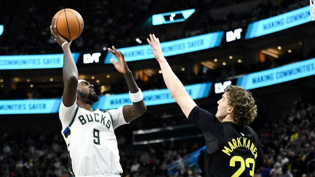 雄鹿108-123爵士  马尔卡宁21分爵士末节逆转雄鹿