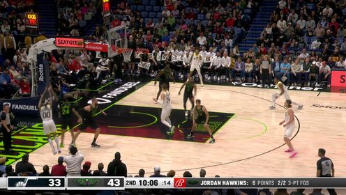 《TOP时刻》24日NBA最佳扣篮 丹尼尔斯助飞锡安单手炸裂劈扣