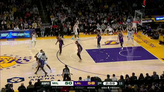 超越传奇射手米勒升至历史第四 利拉德扔进超远三分毫不拖泥带水