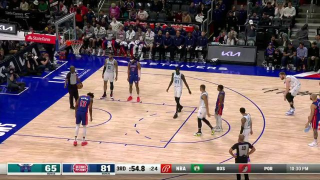 NBA常规赛：黄蜂vs活塞第3节英文原声回放