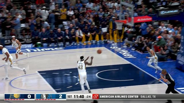 辗转腾挪晃懵对手 东契奇突破冲入篮下上篮打进