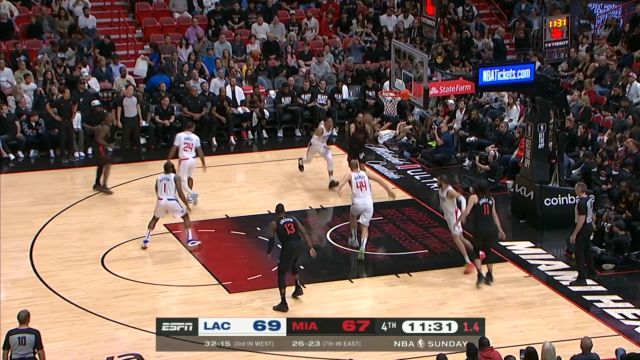 徐静雨：猛男威斯布鲁克！ 这球他能扣飞你说邪不邪门