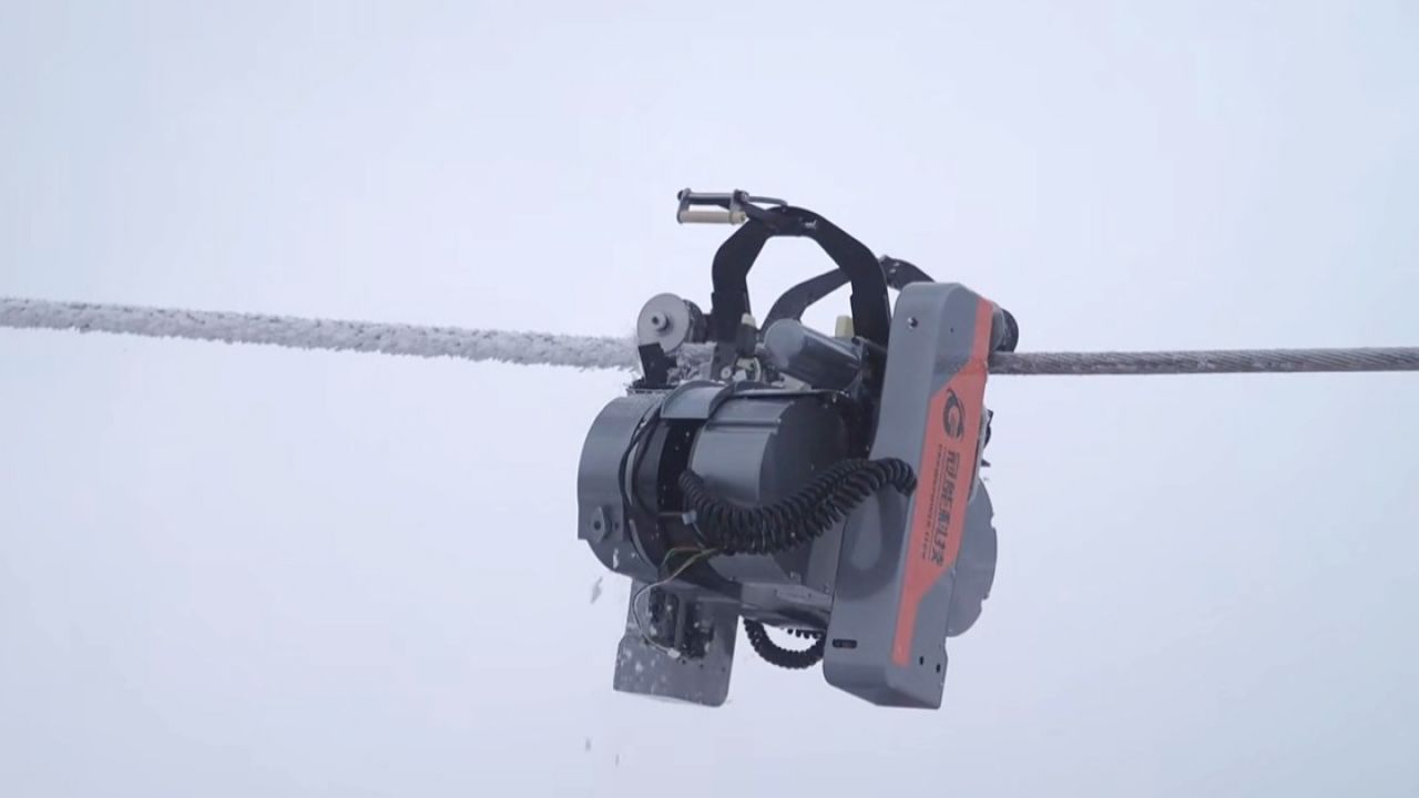 破冰行动 | 冠能除冰机器人出击