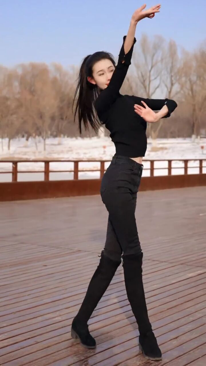 春雨rain: 不畏将来,不念过往.#梅花泪 #再见2023