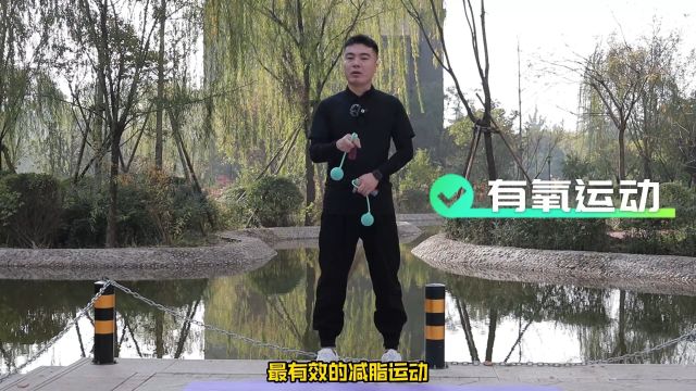 再忙也要跳绳,1天跳绳500次,高效燃脂,原地就能做