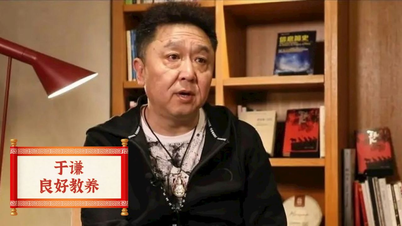 常宝华来德云社后台,于谦进门后的小细节,彰显出他的良好教养