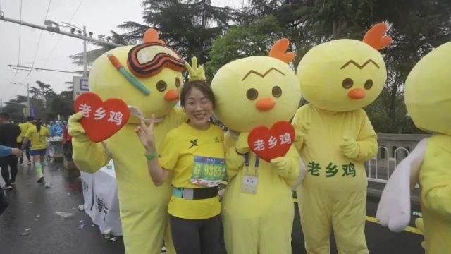 麽斯?今年汉马闯进来一群鸡!!