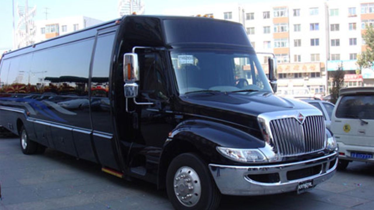 赵本山房车曝光,全国仅此一辆,比成龙的车还豪华?