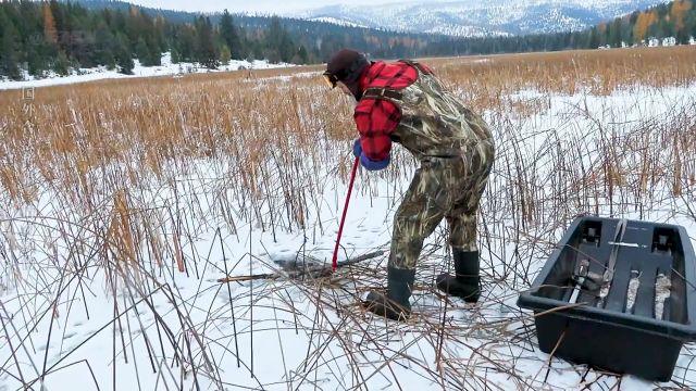 山地硬汉:最新一季,猎人保罗诱捕毛皮动物