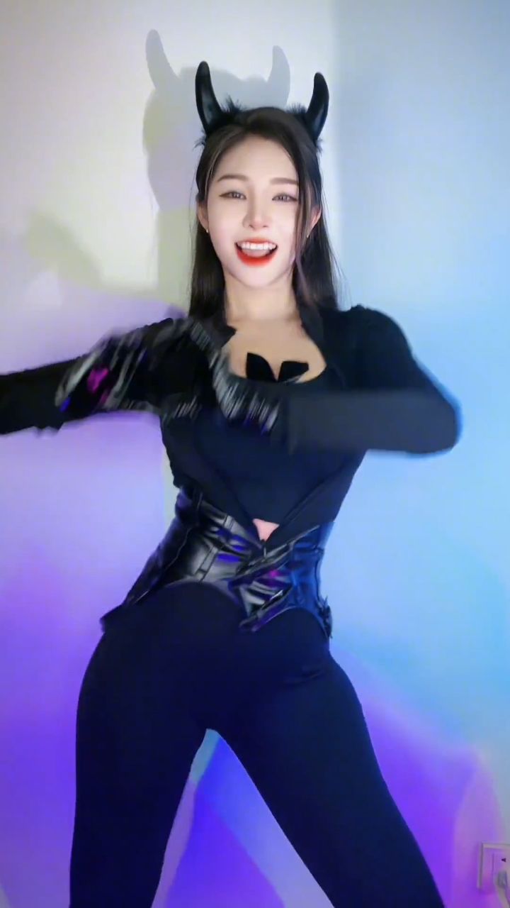 听说爱笑的人运气都不会太差,真的吗?那我今天做个快乐的小摇子可好?