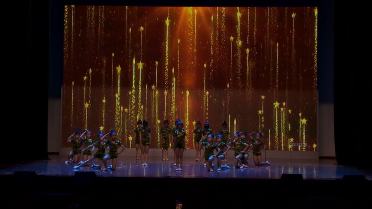 舞之梦《闪闪红星》