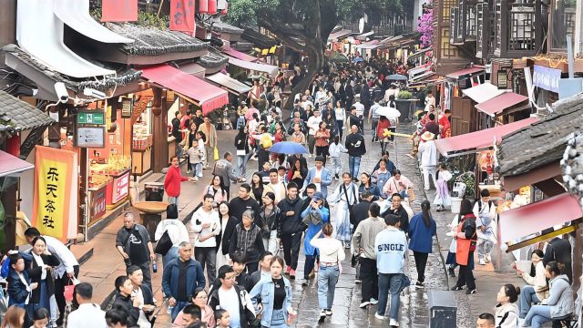 磁器口探秘:1条石板路,2岸江景,重庆古镇的深度游