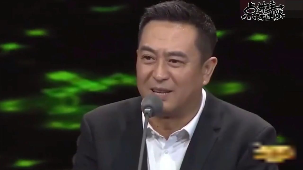 张嘉译一上台就调侃葛优光头,笑翻全场大咖!二叔的爆笑颁奖现场