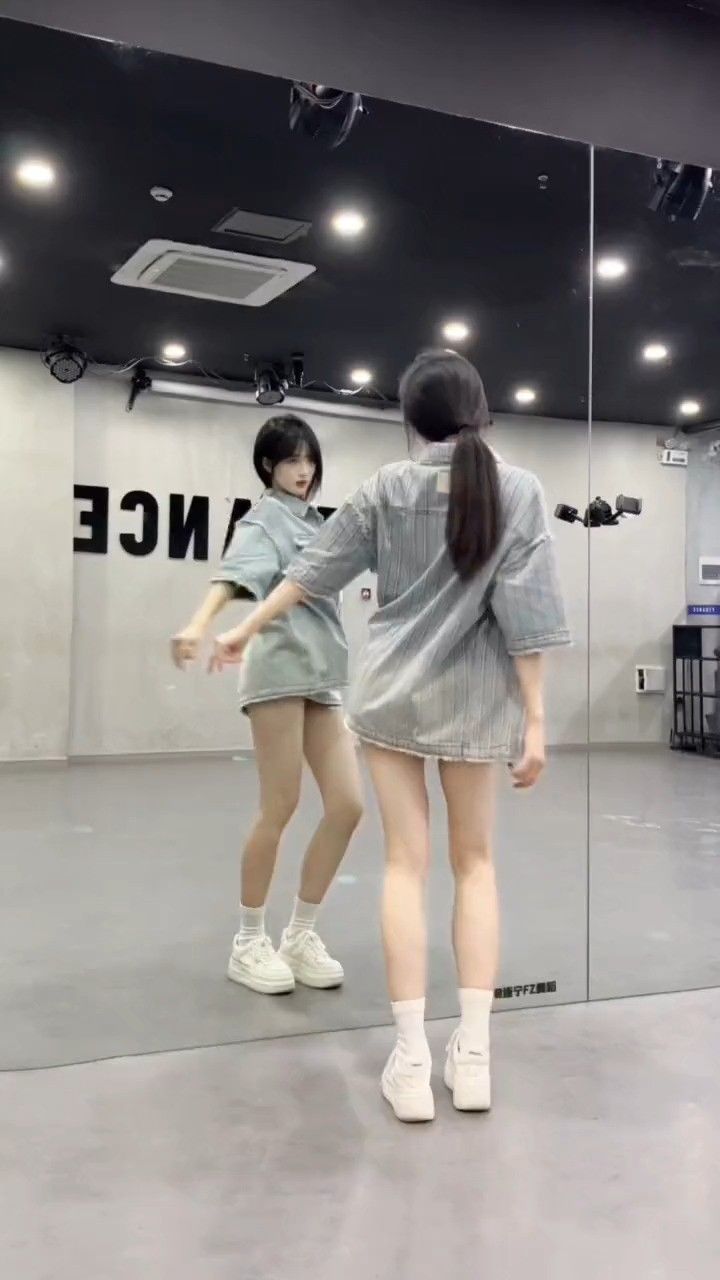 爱豆女孩 满脑子都是哒哒哒哒