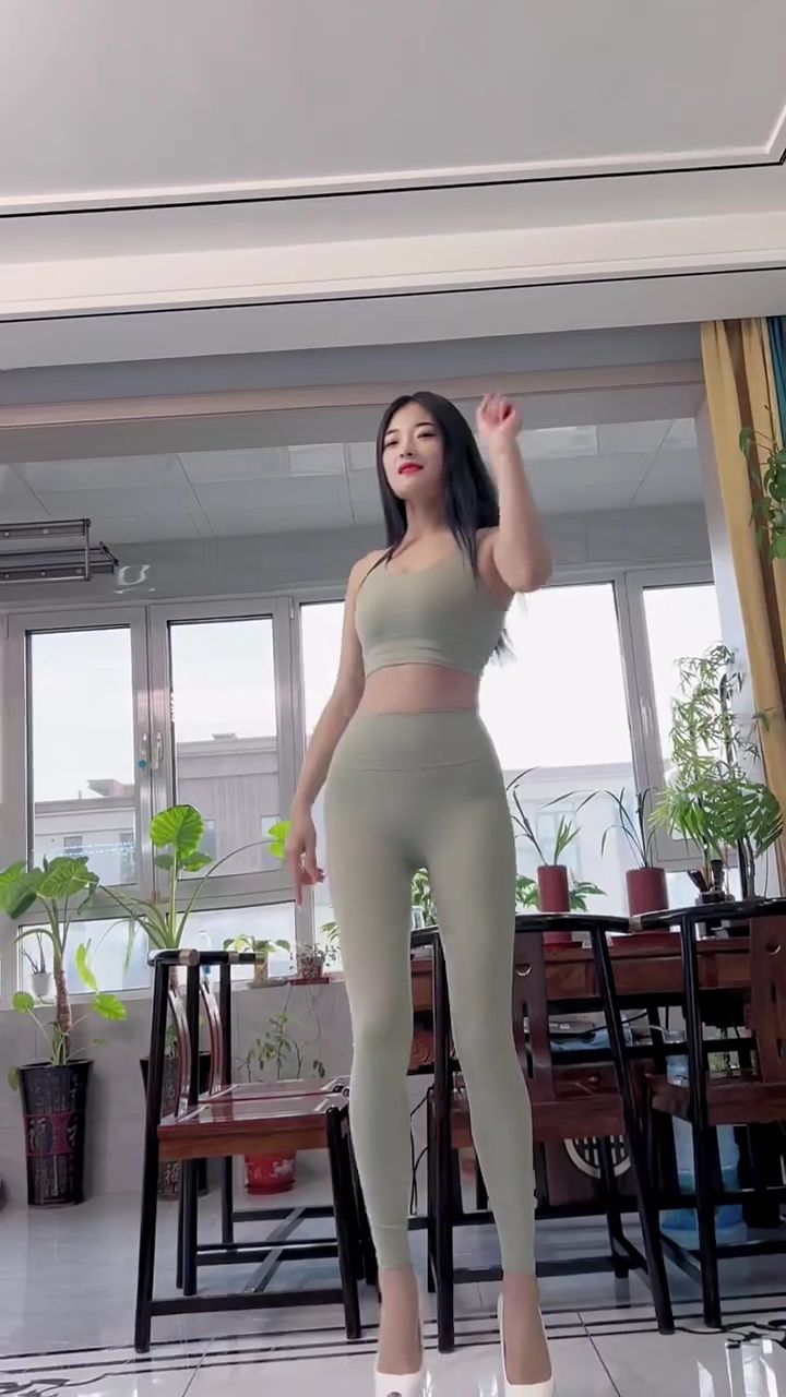 美臀蜜桃臀 #情人节甜蜜暴击 #紧身衣