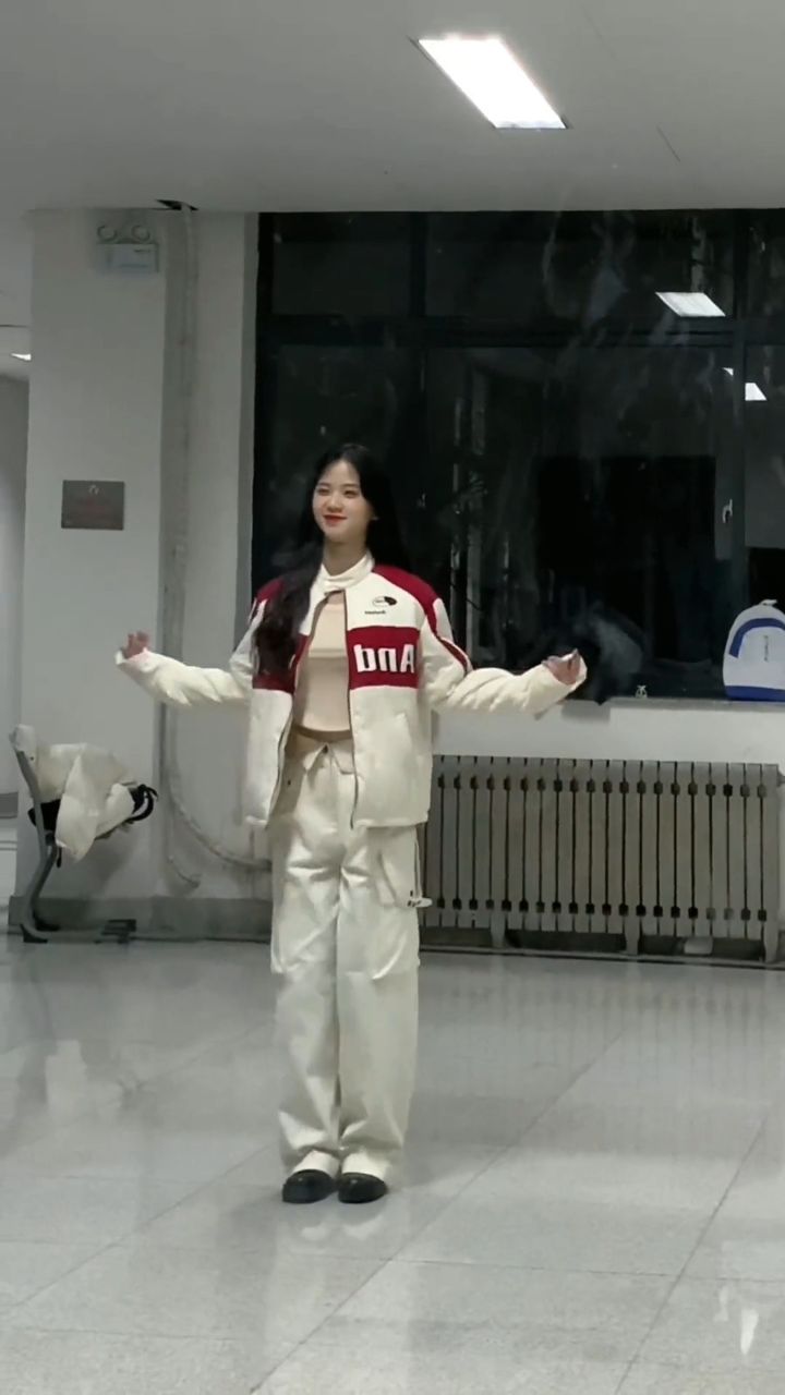 没有舞蹈天赋又怎样我选择保持热爱继续努力赛车服这就是街舞开场舞练