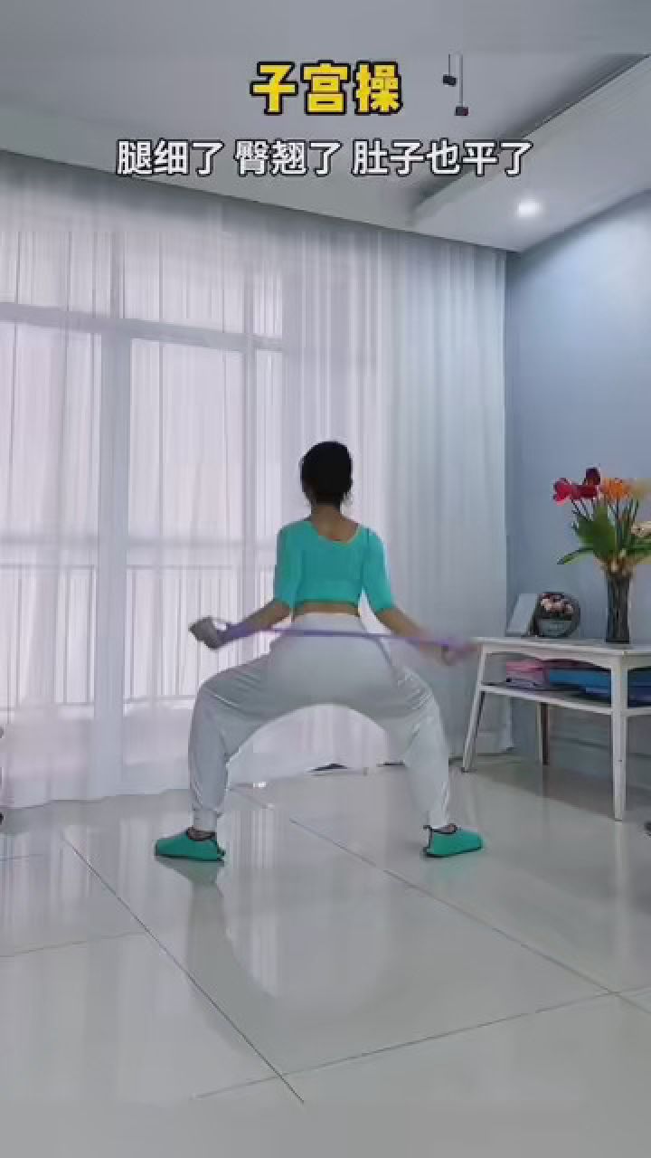 一个动作练全身#居家锻炼 #高效燃脂 #好身材练起来