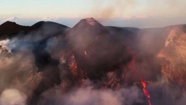 意大利埃特纳火山再喷发,世界上最活跃的火山之一,迄今喷发数百次