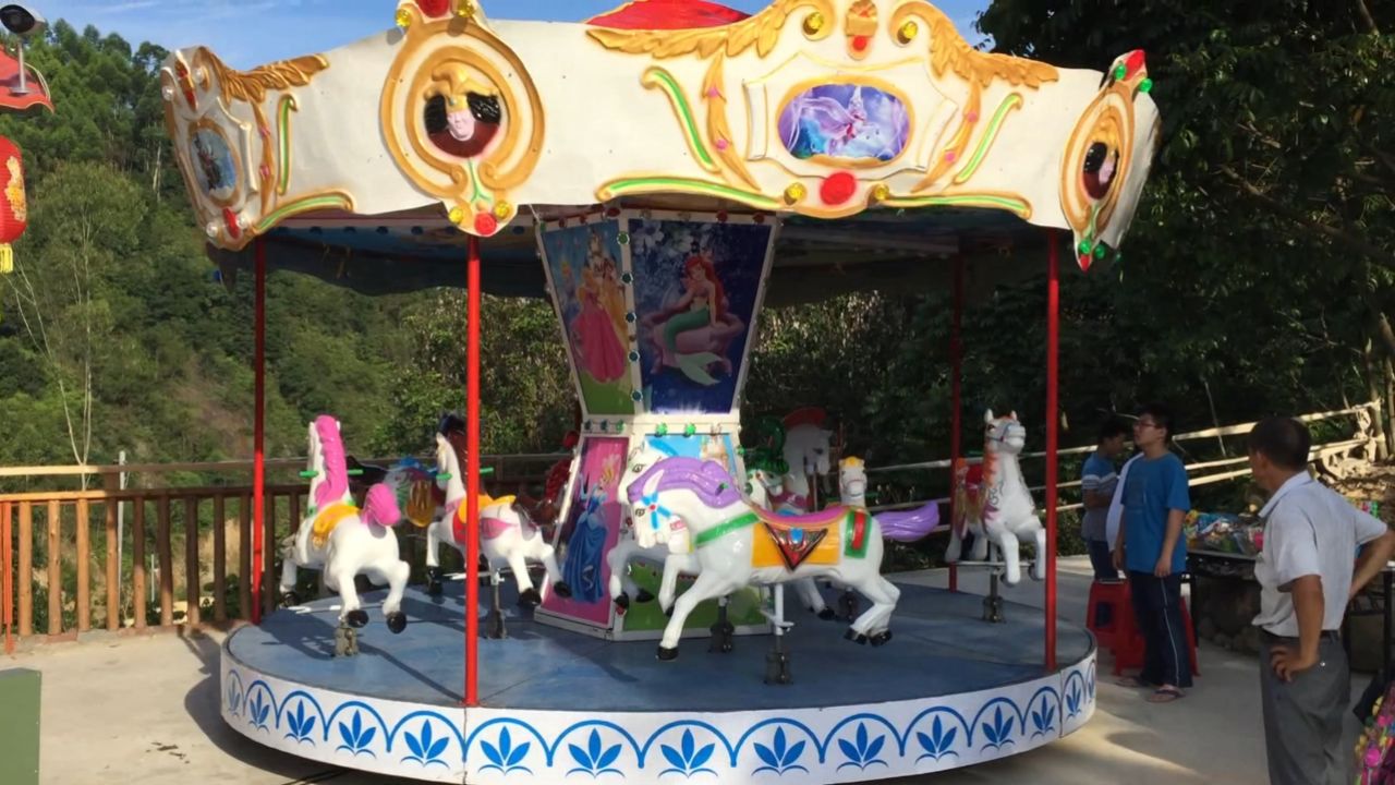 户外单飞檐旋转木马 儿童半豪华转马设备