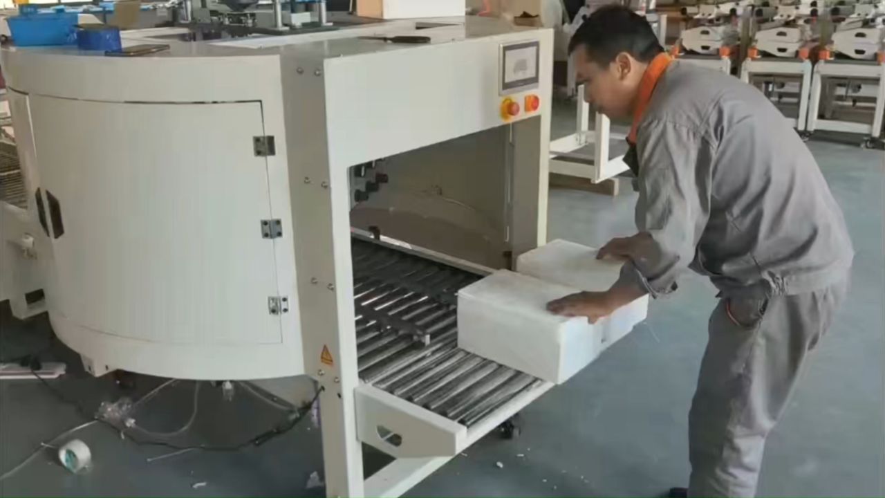 生鲜泡沫箱封箱机 胶带封箱机 胶带整圈封箱机 全自动封箱机