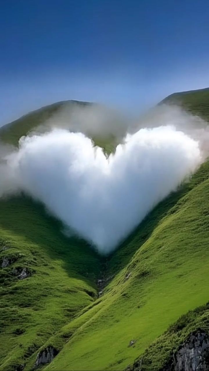 被你艾特看爱心云的人,要天天开心,永远没有烦恼#爱心云#治愈系