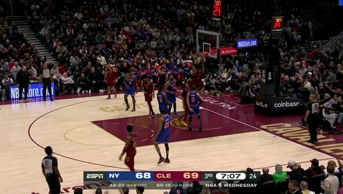 《NBA骑士》加兰抬手送出助攻 莫布利一柱擎天空接炸筐