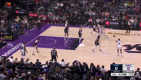 《NBA全场集锦》主场作战篮筐就是熟悉 福克斯上来就扔三分一发入魂