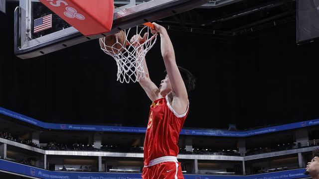 杨瀚森vs黄蜂集锦 8中4砍下全队最高12分4篮板