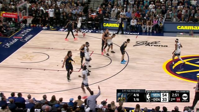 打的你没脾气！爱德华兹假动作点飞防守滑翔暴扣制霸全场