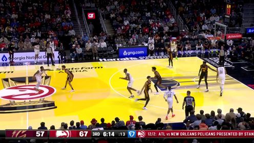 《NBA全场集锦》经典名场面之世界名画 吹杨送杰伦-约翰逊起飞暴扣拍照庆祝