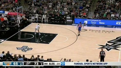 《圣安东尼奥马刺》【回放】NBA常规赛：尼克斯vs马刺第3节中文解说回放