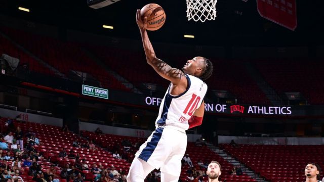 NBA夏联：掘金力克鹈鹕 最后1分钟连续两记三分杀死比赛