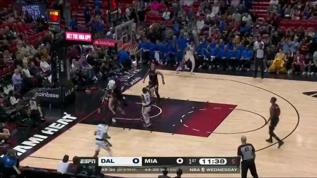 NBA常规赛：独行侠vs热火第1节英文原声回放