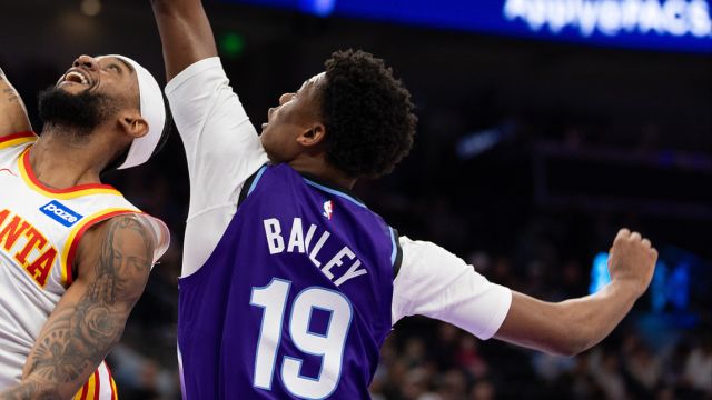 贝利vs老鹰集锦 全场拿下21+5+3三分7中4但正负值-18