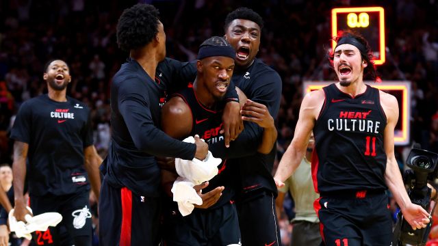 公牛116-118热火 巴特勒28分压哨绝杀热火险胜公牛完成复仇
