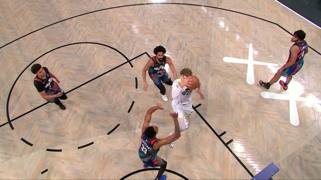 展现残暴统治力！克拉克斯顿篮下送给马尔卡宁遮天大帽