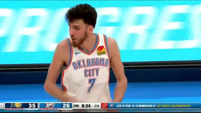 防守防的很到位也没能拦住 切特优雅脚步翻身跳投美如画