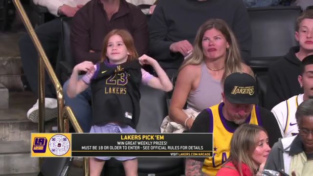 NBA常规赛：森林狼vs湖人第3节英文原声回放