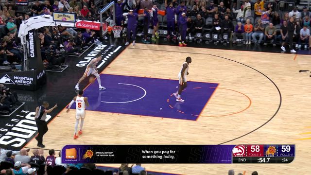 论投篮感觉的重要性 杜兰特三分出手看似偏出最终弹进篮筐