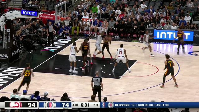 急中生智！杰伦·约翰逊与克雷伊奇默契配合扣篮终结