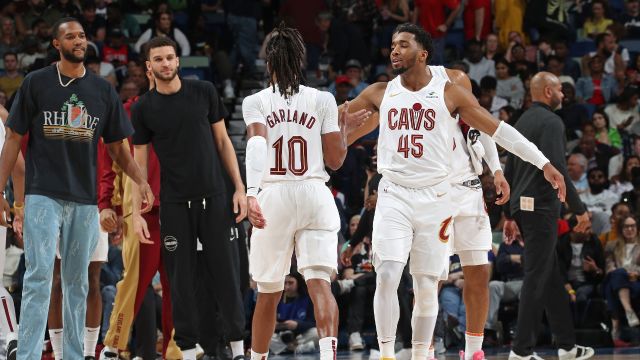 骑士116-95鹈鹕 加兰27+11骑士轻取鹈鹕