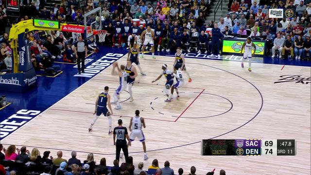 配合游刃有余！蒙克行进间击地连线萨博尼斯干拔暴扣