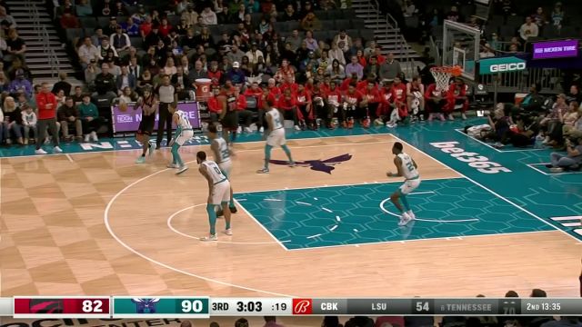 最好的进攻就是防守！布兰登-米勒眼疾手快成功抢断直捣黄龙单手劈扣