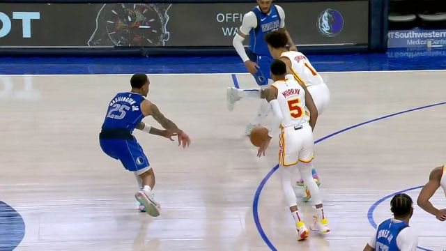 谁也阻挡不了我！ 加福德连续攻筐完成炸裂暴扣