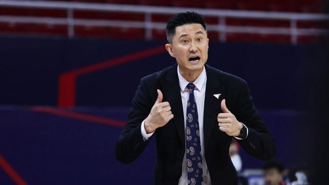 重磅!广东男篮签约前NBA勇士队外援,将搭档周琦组内线双塔