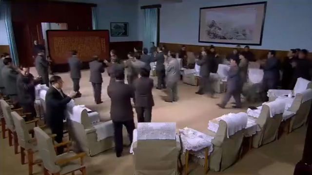 转折:新老交替选贤任能,小平同志激励年轻人,表达殷切希望