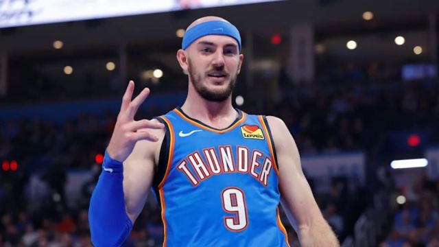 总决赛场均10.1分2.4抢断！卡鲁索生涯第二冠 湖人放走他后悔吗