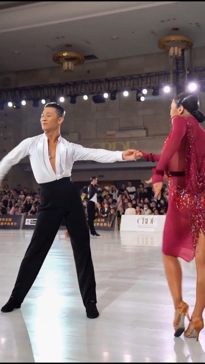 马笛和贾贾你们秀恩爱也就算了,尽然还如此小鸟依人,有羡慕的吗