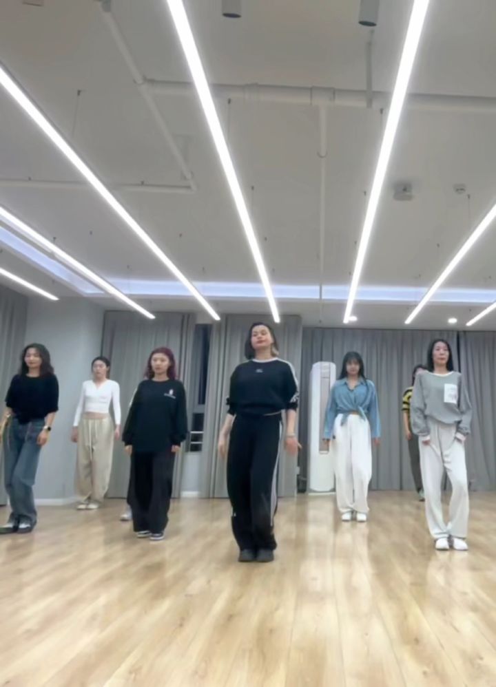 青岛爵士橙子老师好美 小龙编舞