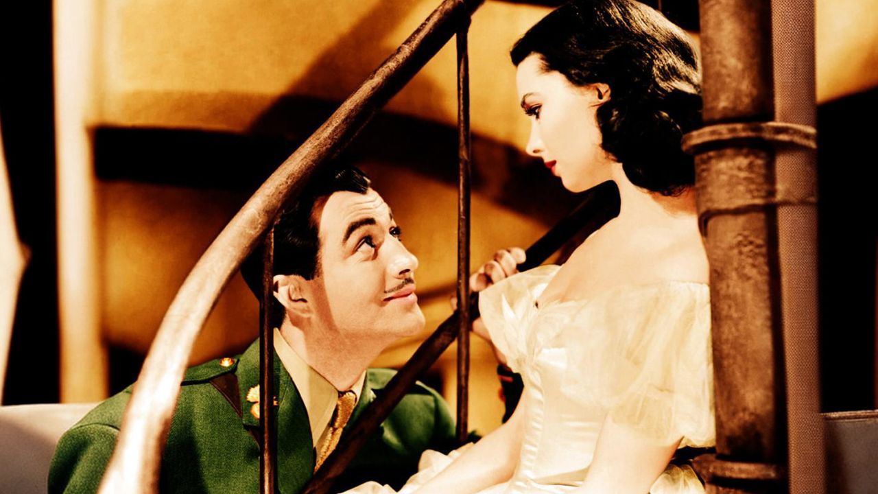 经典重现:费雯·丽经典电影《魂断蓝桥》主题曲《友谊地久天长》